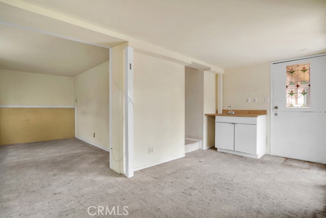 2052 N Alvarado N Street, Los Angeles CA: https://media.crmls.org/medias/8de975c2-d4c3-454d-b87d-785057fb3b37.jpg