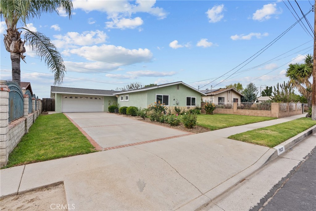 11625 Hunnewell