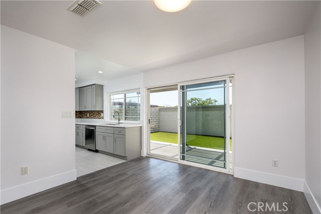 11263 Knott Avenue, Cypress CA: https://media.crmls.org/medias/8dea8b62-1000-4376-961f-691534bceb57.jpg