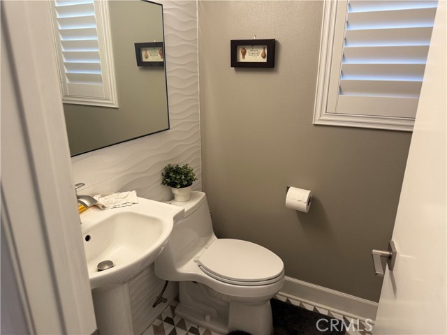Detail Gallery Image 7 of 13 For 9 Rue Brittany, Lake Forest,  CA 92610 - 3 Beds | 2/1 Baths