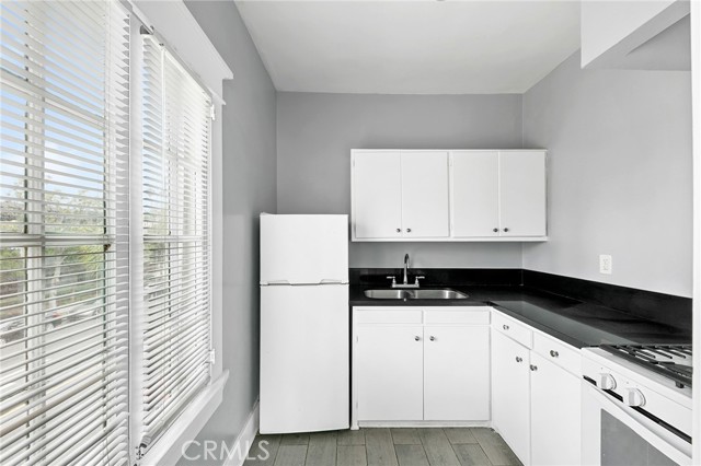 463 W 6th Street, Long Beach CA: https://media.crmls.org/medias/8deb6404-32e9-41db-9fe1-f573d58a6592.jpg