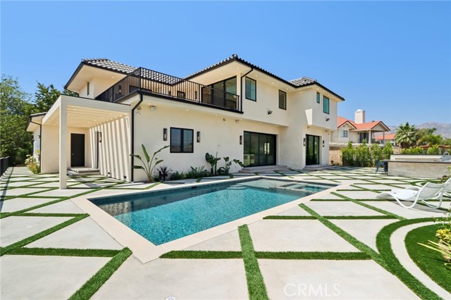 18200 Sheffield Lane, Porter Ranch CA: https://media.crmls.org/medias/8debc926-7a66-4a96-a34e-64be67b2b6c4.jpg
