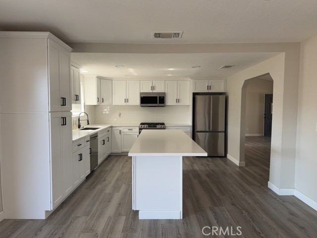 Detail Gallery Image 10 of 48 For 13839 Rincon, Apple Valley,  CA 92307 - 4 Beds | 2 Baths