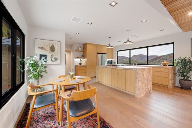 Detail Gallery Image 6 of 56 For 19778 Grand View Dr, Topanga,  CA 90290 - 4 Beds | 4/1 Baths