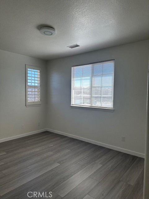 Detail Gallery Image 20 of 22 For 12336 Osprey, Victorville,  CA 92392 - 5 Beds | 3/1 Baths