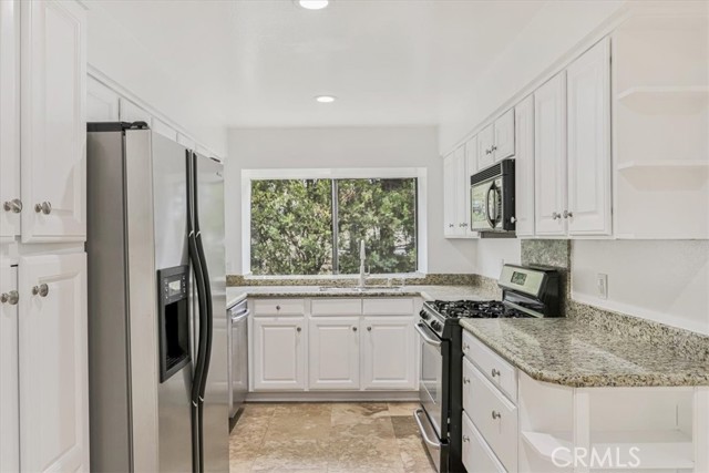 23467 Park Sorrento, Calabasas CA: https://media.crmls.org/medias/8dee73e6-e5aa-4842-b869-27cf6bf0a4d0.jpg