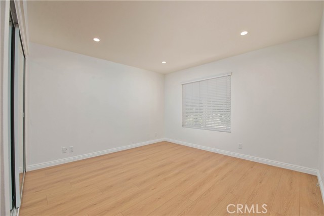 5819 Fairhaven Avenue, Woodland Hills CA: https://media.crmls.org/medias/8defc0ad-607a-4839-9ddd-d16c6188b443.jpg