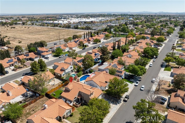 1605 Kings Road, Palmdale CA: https://media.crmls.org/medias/8defce47-3338-476b-a352-01e2d78f62b1.jpg