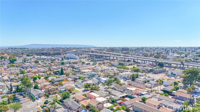 10955 S Spring Street, Los Angeles CA: https://media.crmls.org/medias/8df0a323-de70-431d-9c2f-eaee0cf26f7f.jpg