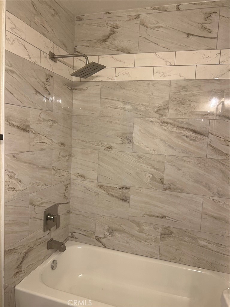 https://media.crmls.org/medias/8df106b4-5f1b-4183-929c-7c2bfeadcc5f.jpg?preset=X-Large
