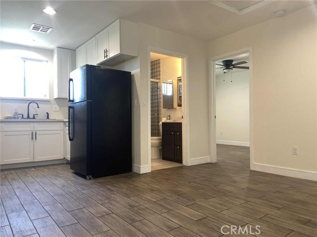 Detail Gallery Image 11 of 19 For 8659 Shirley Ave, Northridge,  CA 91324 - 2 Beds | 2 Baths