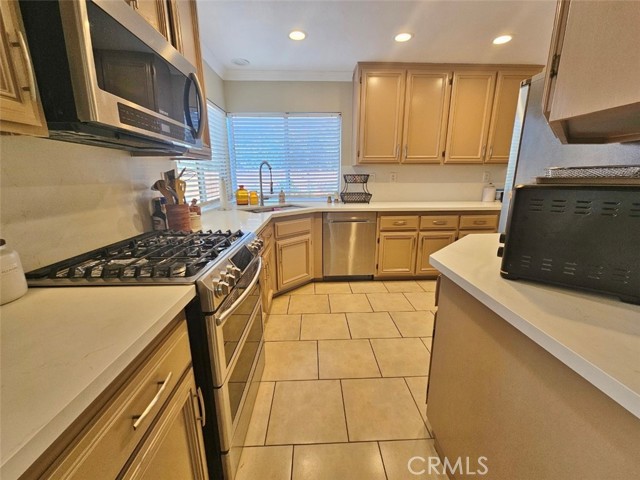 Detail Gallery Image 15 of 74 For 39620 Glenwood Ct, Murrieta,  CA 92563 - 3 Beds | 2/1 Baths