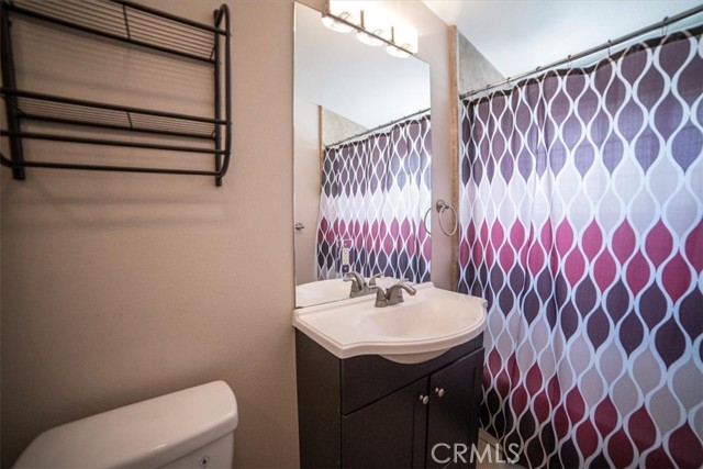Detail Gallery Image 17 of 28 For 1913 W Beacon Ave, Anaheim,  CA 92804 - 5 Beds | 3 Baths