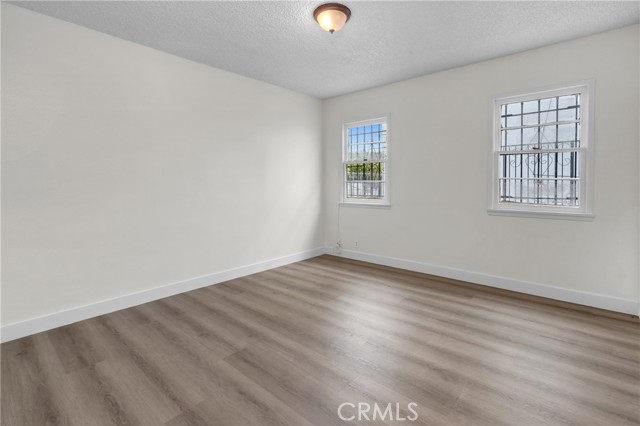 Detail Gallery Image 8 of 24 For 3322 W 63rd St, Los Angeles,  CA 90043 - – Beds | – Baths