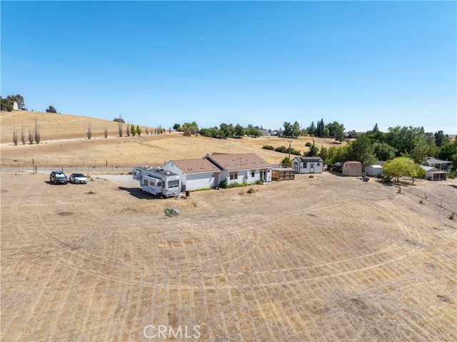 1875 Rancho Lomas Way, San Miguel CA: https://media.crmls.org/medias/8df384d6-cbc2-4774-a117-383931f0edac.jpg
