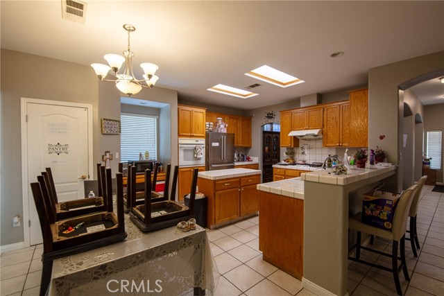 803 Mountain Park Drive, Bakersfield CA: https://media.crmls.org/medias/8df3ceb1-f129-4e53-9c66-b22a398a5b43.jpg