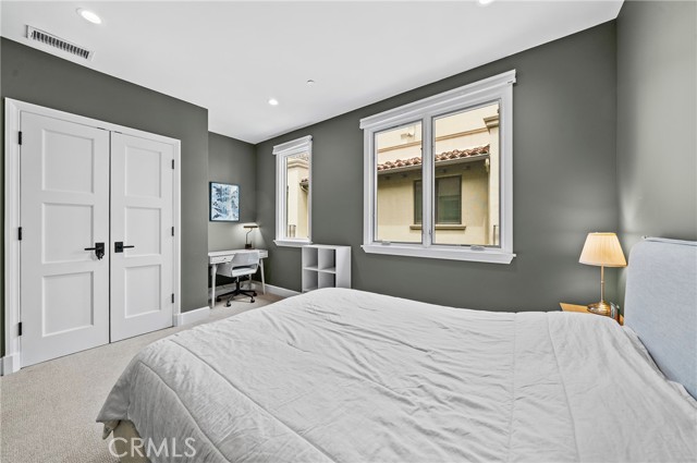 823 S Bundy Drive, Los Angeles CA: https://media.crmls.org/medias/8df411ba-1711-471d-a4e0-0a24c016b60a.jpg