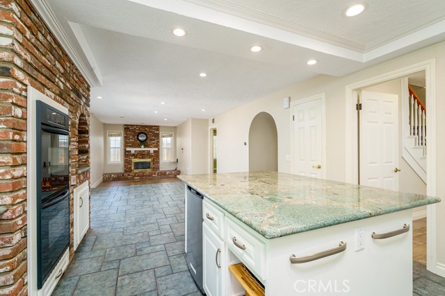 24161 Kathy Avenue, Lake Forest CA: https://media.crmls.org/medias/8df47eda-735c-4d44-be73-bf9083fd8172.jpg