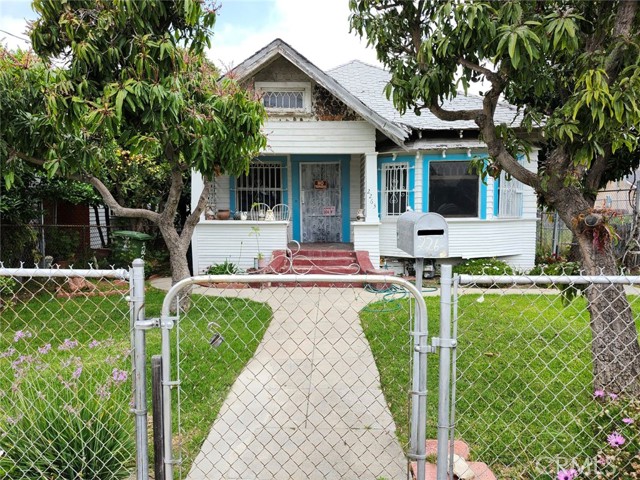 Detail Gallery Image 1 of 36 For 2263 Terrace Heights Ave, Los Angeles,  CA 90023 - 3 Beds | 1 Baths