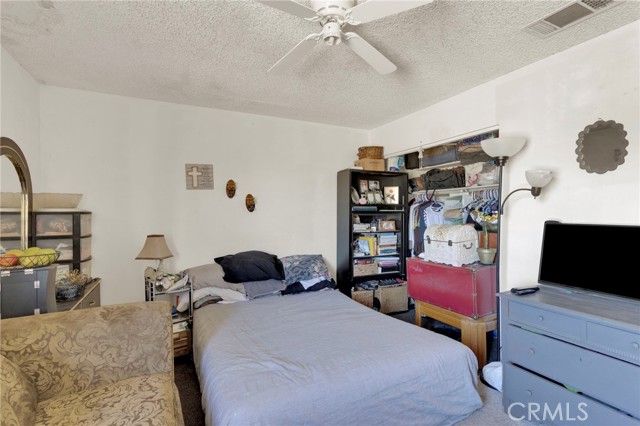 14720 Main Street, Hesperia CA: https://media.crmls.org/medias/8df52811-58fa-4404-b57c-767394e26949.jpg