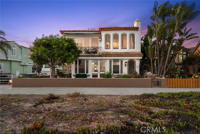 1201 E Balboa Boulevard, Newport Beach CA: https://media.crmls.org/medias/8df53a2d-2faf-44da-9e12-6912c714e5e3.jpg