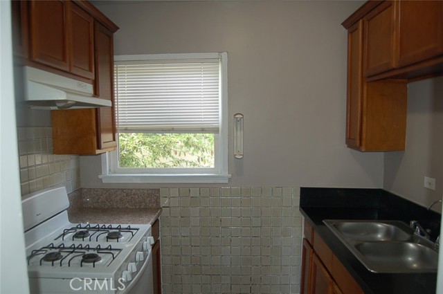 Detail Gallery Image 12 of 22 For 667 N Towne Ave, Pomona,  CA 91767 - 2 Beds | 1 Baths