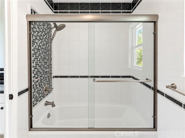 1042 Whispering Oaks photo 14