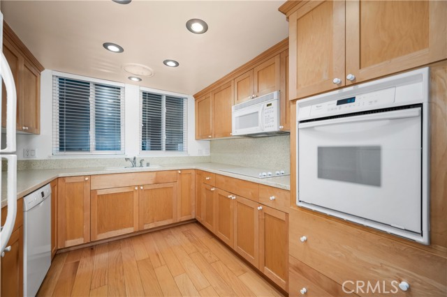 Detail Gallery Image 18 of 35 For 1980 Mckinney Way 13p,  Seal Beach,  CA 90740 - 2 Beds | 2 Baths