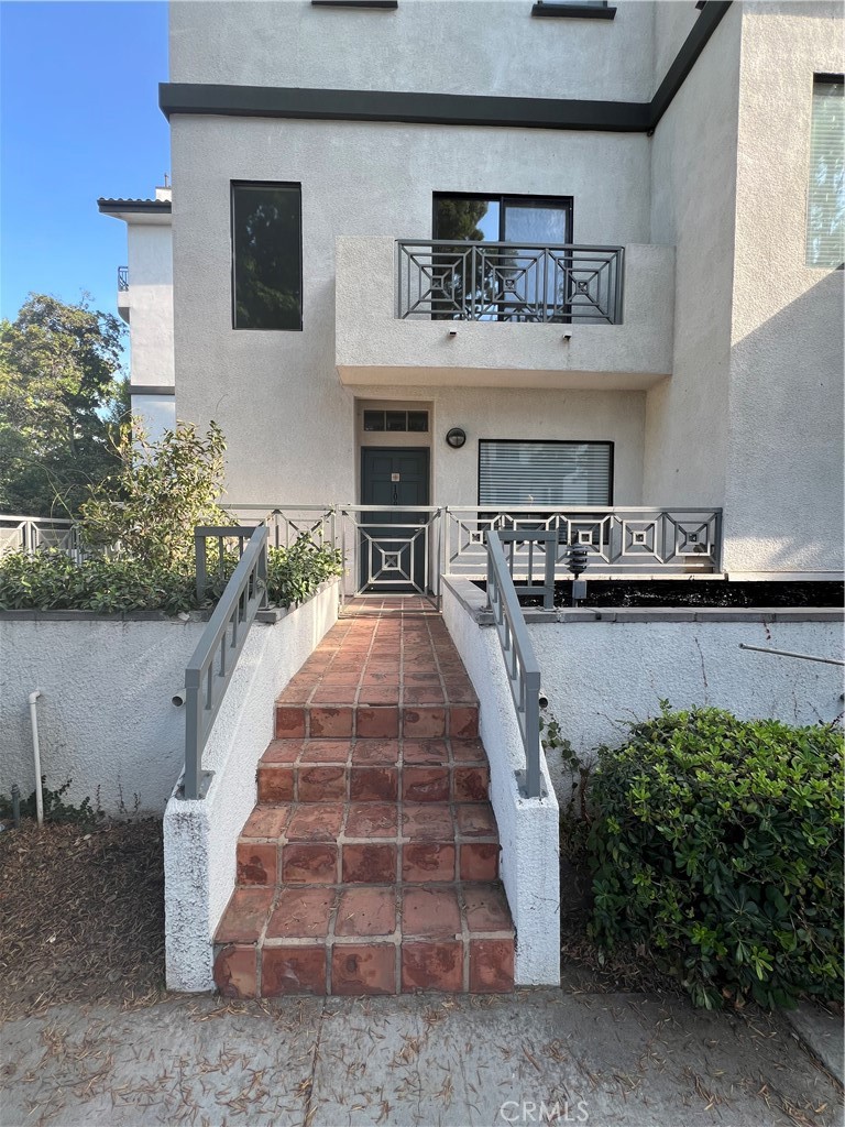 111 S Oak Knoll Avenue #109