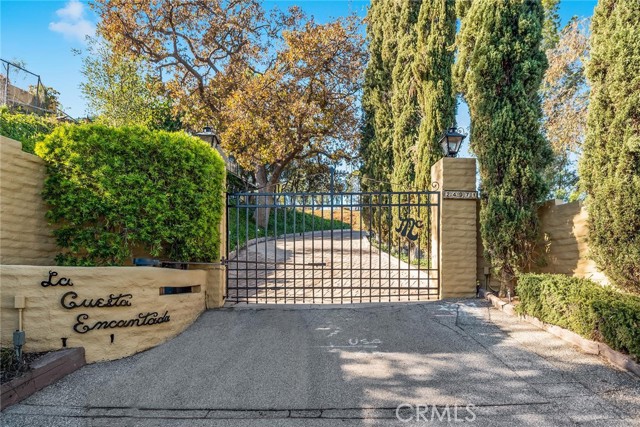 Detail Gallery Image 1 of 36 For 24971 Kit Carson Rd, Hidden Hills,  CA 91302 - 6 Beds | 3/1 Baths