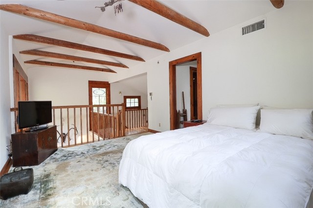 Detail Gallery Image 15 of 36 For 9860 Yoakum Dr, Beverly Hills,  CA 90210 - 1 Beds | 2 Baths