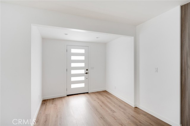 10333 Scoville Avenue photo 3