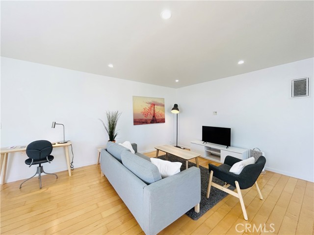 Detail Gallery Image 7 of 18 For 1114 6th St #11,  Santa Monica,  CA 90403 - 2 Beds | 2 Baths