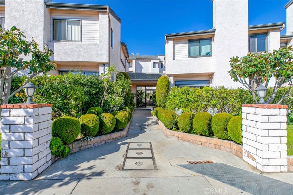 11911 Magnolia Boulevard #19