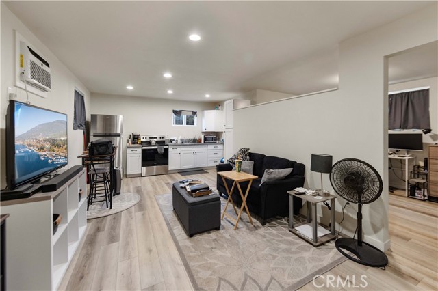 18557 Napa Street, Northridge CA: https://media.crmls.org/medias/8dfa5524-998b-4308-aa8d-a4fb2d6543ae.jpg