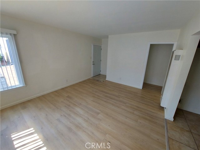 Detail Gallery Image 6 of 9 For 2709 1/2 W Vernon Ave, Los Angeles,  CA 90008 - 2 Beds | 1 Baths