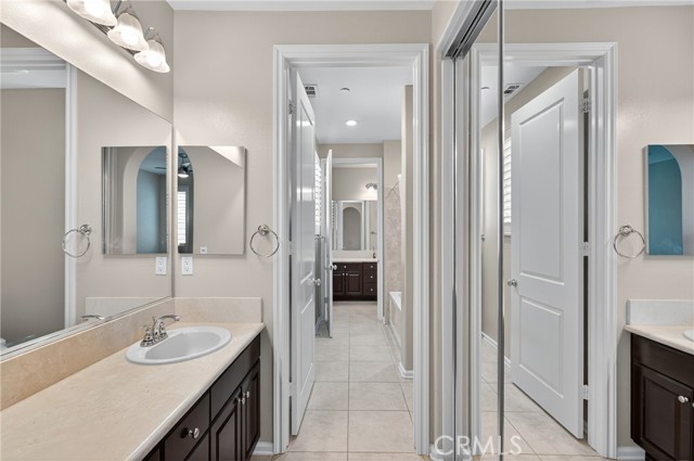 Detail Gallery Image 39 of 67 For 11680 Cetona Way, Porter Ranch,  CA 91326 - 4 Beds | 4 Baths