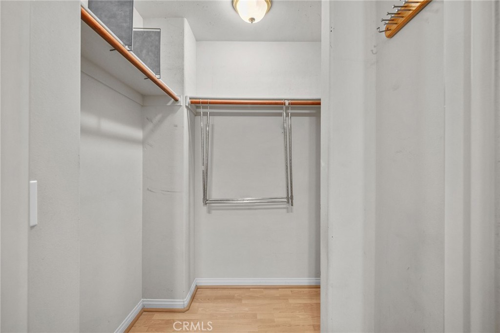https://media.crmls.org/medias/8dfba6fa-4a74-40e9-8d46-3e89a019a6f2.jpg?preset=X-Large