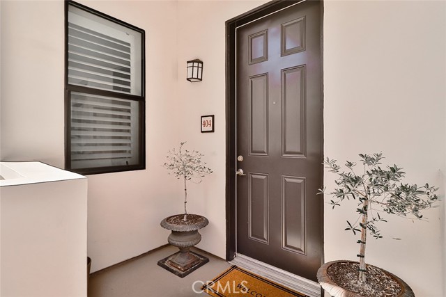 Detail Gallery Image 11 of 49 For 4724 Kester Ave #404,  Sherman Oaks,  CA 91403 - 3 Beds | 2 Baths