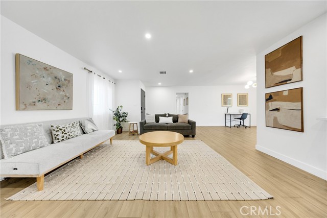 Detail Gallery Image 9 of 46 For 1603 E Chestnut Ave, Orange,  CA 92867 - 4 Beds | 2 Baths