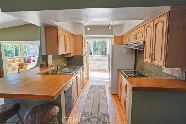 Detail Gallery Image 6 of 22 For 1548 Riverside #G,  Glendale,  CA 91201 - 2 Beds | 2 Baths