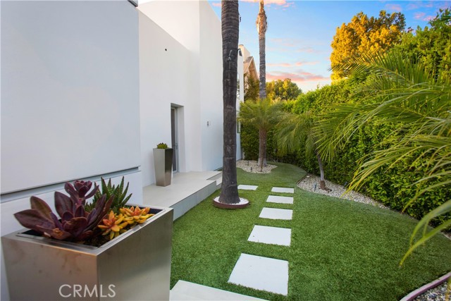 Detail Gallery Image 40 of 75 For 2791 Ellison Dr, Beverly Hills,  CA 90210 - 6 Beds | 6 Baths