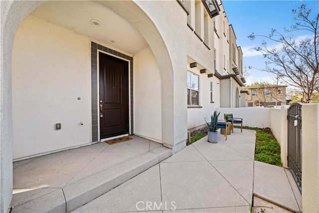 Detail Gallery Image 2 of 37 For 188 Fixie, Irvine,  CA 92618 - 3 Beds | 3/1 Baths