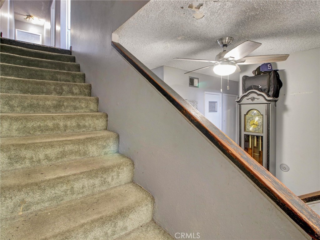 https://media.crmls.org/medias/8dfd9eba-9f10-4ccf-80ae-cceb3dd1d2f4.jpg?preset=X-Large