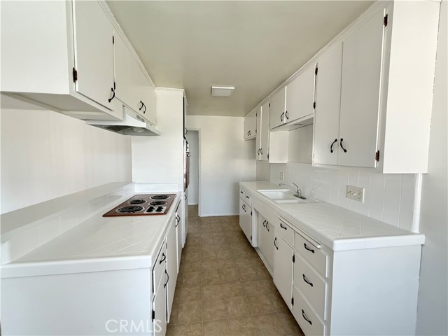 Detail Gallery Image 4 of 7 For 13829 Christine #E,  Whittier,  CA 90605 - 1 Beds | 1 Baths
