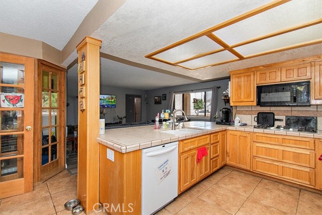 Detail Gallery Image 9 of 33 For 14330 Ricaree Rd, Apple Valley,  CA 92307 - 3 Beds | 2 Baths