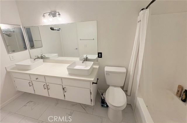 14827 Kimberly Street, Adelanto CA: https://media.crmls.org/medias/8dfde317-4971-4896-8272-7251bc53808f.jpg