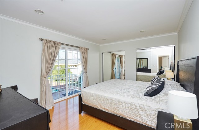 Detail Gallery Image 13 of 33 For 17827 Burbank Bld, Encino,  CA 91316 - 3 Beds | 2 Baths