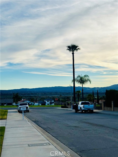 Detail Gallery Image 3 of 3 For 7464 via Deldene, Highland,  CA 92346 - 4 Beds | 3/1 Baths