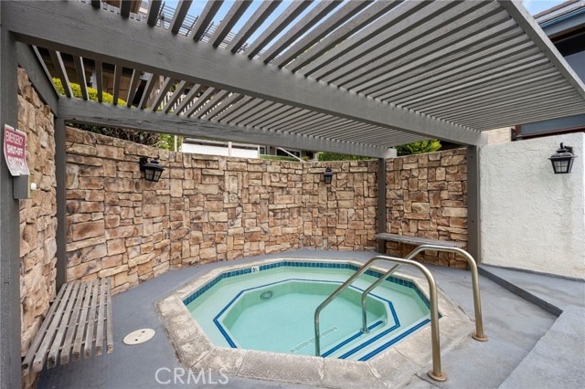 2299 N Legion Drive, Signal Hill CA: https://media.crmls.org/medias/8dff6c56-901c-4f2d-b9bd-0dc7fab0042c.jpg